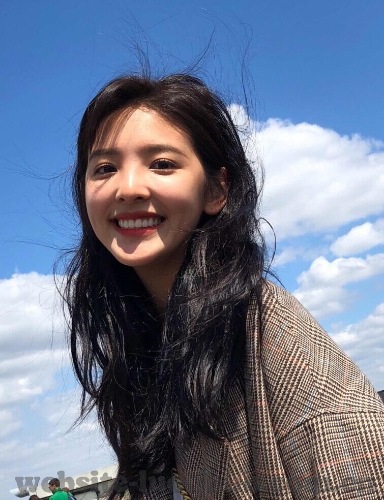 成人女人视频在线播放-成人世界的一扇窗,探索成人女性视频的在线播放